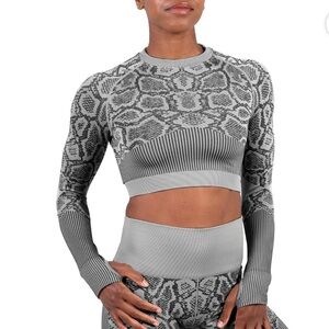 MAXXIM Cropped Cobra Print Top